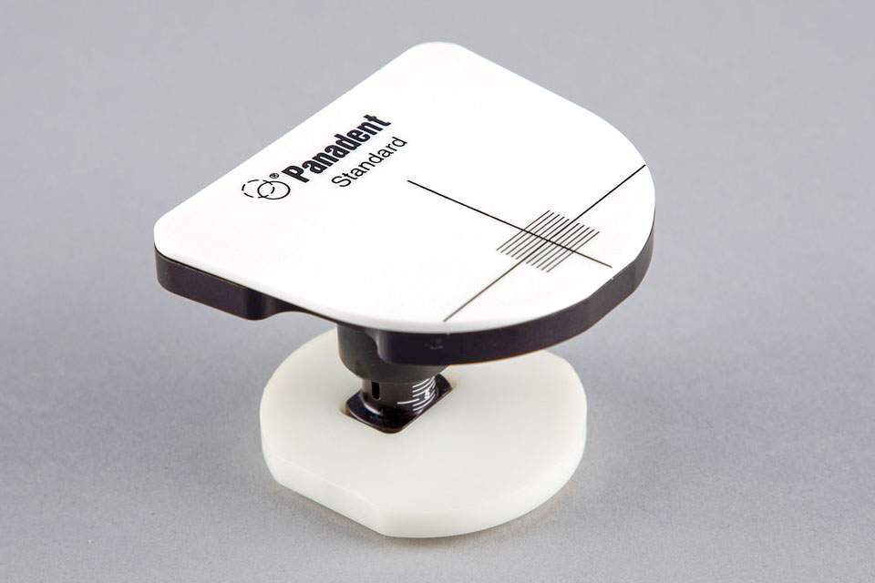 Figure 19 - Standard Waxing Guide on Panadent Kois Adjustable Platform.